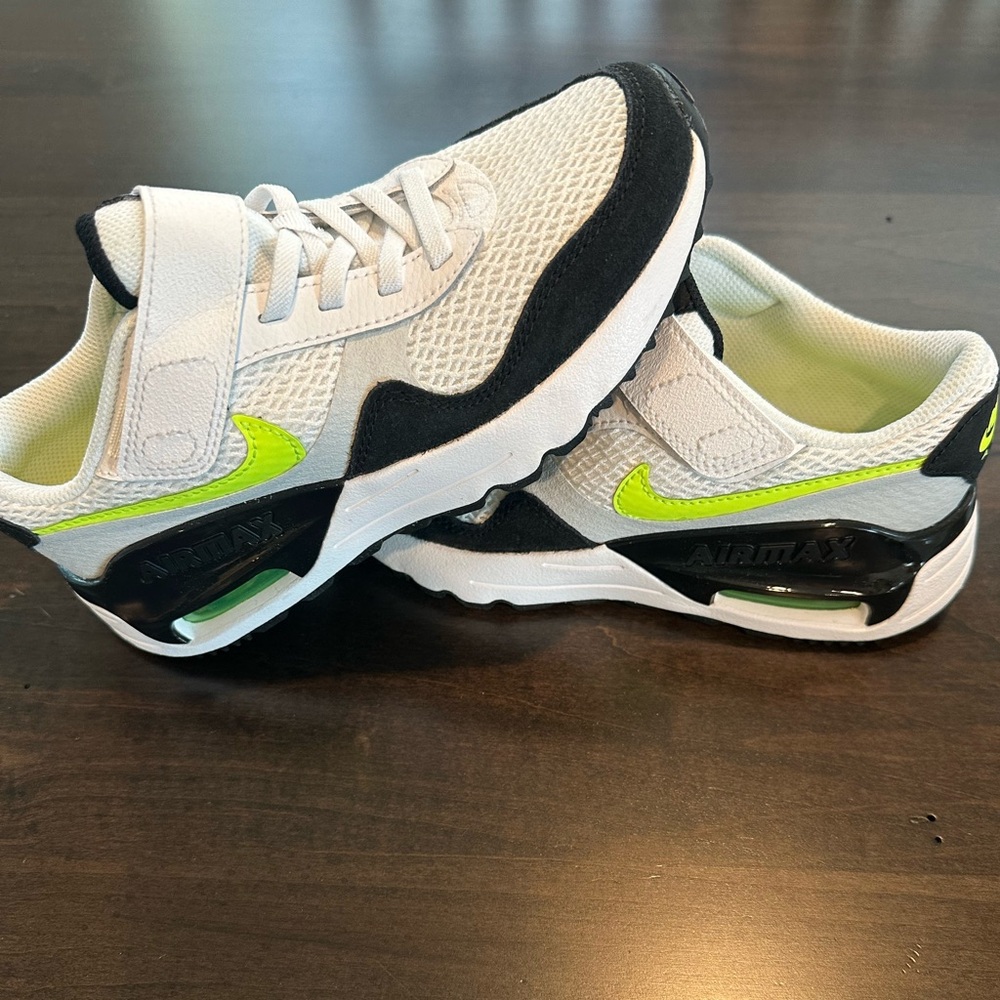 Air max systm kids size 2y